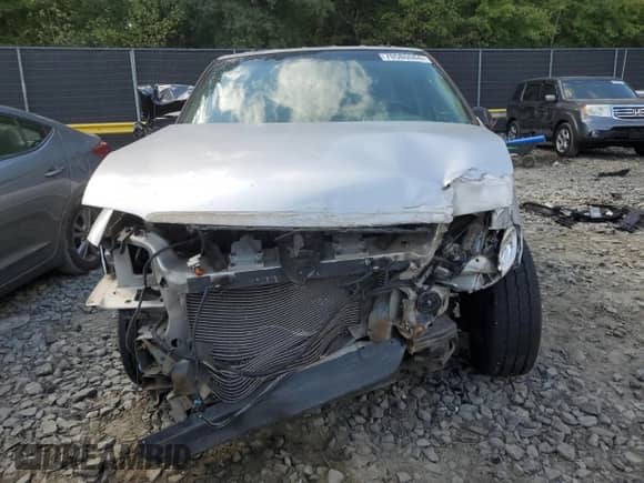 2002 Chevrolet Venture с VIN 1GNDV03E02D185812, выставлен на аукционе Copart как лот 70580084 с пробегом Не указан миль и Списание • Salvage title. История ставок и продаж доступна на DreamBid. Изображение 5.