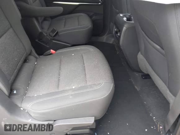 2024 Chevrolet Traverse FWD LT with VIN 1GNERGKS2RJ199389, listed as a IAAI auction lot 43188763 with 10,245 mi miles and . Bid and sale history available at DreamBid. Image 8.