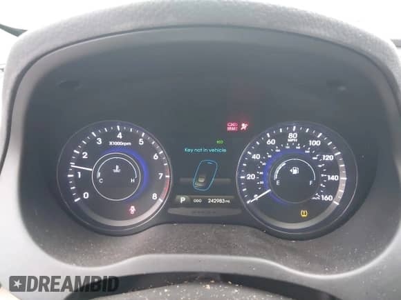 2014 Hyundai Azera Limited с VIN KMHFH4JG3EA344585, выставлен на аукционе IAAI как лот 43415388 с пробегом 242 983 миль миль и . История ставок и продаж доступна на DreamBid. Изображение 7.