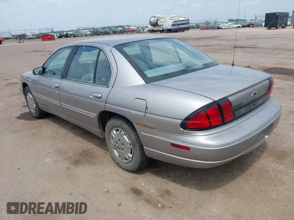 1996 Chevrolet Lumina с VIN 2G1WL52M5T9218999, выставлен на аукционе IAAI как лот 42472777 с пробегом 95 796 миль миль и . История ставок и продаж доступна на DreamBid. Изображение 3.