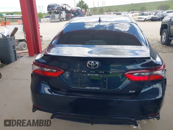 2021 Toyota Camry SE Nightshade z VIN 4T1G11AK4MU467112, wystawiony jako IAAI lot #42605053 z przebiegiem 62 058 mil mil oraz . Historia ofert i sprzedaży dostępna na DreamBid. Obrazek 17.
