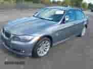 2011 BMW 3 Series 328i xDrive z VIN WBAPK5C58BFT74057, wystawiony jako IAAI lot #43356299 z przebiegiem 115 556 mil mil oraz . Historia ofert i sprzedaży dostępna na DreamBid. Obrazek 2.