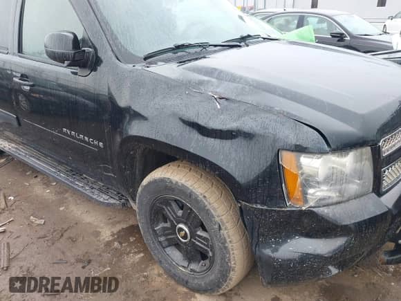 2010 Chevrolet Avalanche LT with VIN 3GNVKFE02AG134301, listed as a IAAI auction lot 41999015 with 180,050 mi miles and . Bid and sale history available at DreamBid. Image 6.