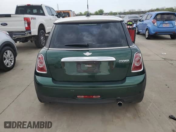 2011 MINI Hardtop z VIN WMWSU3C53BT091950, wystawiony jako Copart lot #45841863 z przebiegiem 125 815 mil mil oraz Czysty tytuł • Clean title. Historia ofert i sprzedaży dostępna na DreamBid. Obrazek 6.