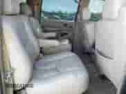 2004 Chevrolet Suburban LS z VIN 1GNFK16Z54J271918, wystawiony jako IAAI lot #38862513 z przebiegiem 251 676 mil mil oraz . Historia ofert i sprzedaży dostępna na DreamBid. Obrazek 8.