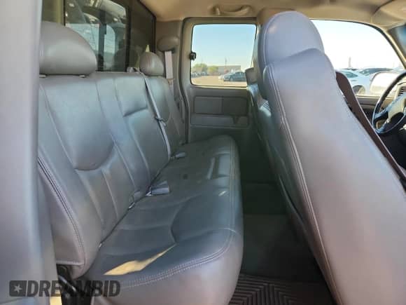 2007 Chevrolet Silverado 2500HD Work Truck z VIN 1GCHK29U07E103043, wystawiony jako Copart lot #86882675 z przebiegiem 160 527 mil mil oraz Szkoda całkowita • Salvage title. Historia ofert i sprzedaży dostępna na DreamBid. Obrazek 10.