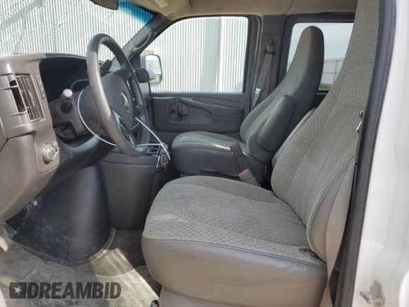 2010 Chevrolet Express Passenger LT с VIN 1GA2G1DG2A1153811, выставлен на аукционе Copart как лот 67284145 с пробегом 105 668 миль миль и Списание • Salvage title. История ставок и продаж доступна на DreamBid. Изображение 7.