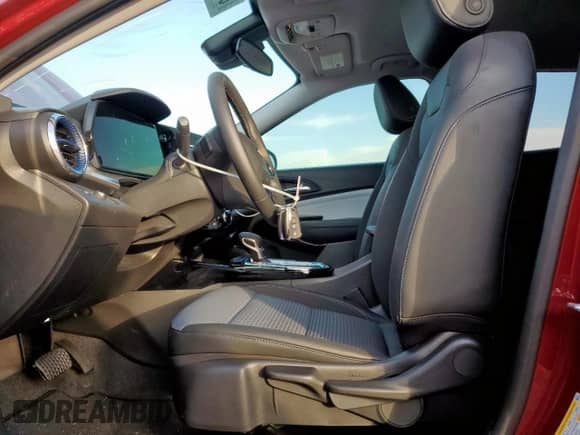 2025 Chevrolet Trax LT with VIN KL77LHEPXSC279448, listed as a Copart auction lot 85586835 with 4,612 mi miles and Clean title. Bid and sale history available at DreamBid. Image 7.