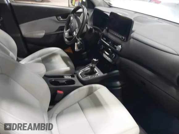 2023 Hyundai Kona Limited с VIN KM8K5CA3XPU008934, выставлен на аукционе IAAI как лот 42268244 с пробегом 73 177 миль миль и . История ставок и продаж доступна на DreamBid. Изображение 5.