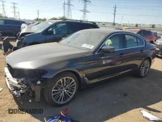 2019 BMW 5 Series 530e xDrive z VIN WBAJB1C54KB376992, wystawiony jako Copart lot #81515765 z przebiegiem 37 537 mil mil oraz Szkoda całkowita • Salvage title. Historia ofert i sprzedaży dostępna na DreamBid. Obrazek 1.