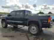 2005 GMC Sierra 1500 SLE z VIN 2GTEK13T751200347, wystawiony jako Copart lot #60863495 z przebiegiem 272 891 mil mil oraz Czysty tytuł • Clean title. Historia ofert i sprzedaży dostępna na DreamBid. Obrazek 2.