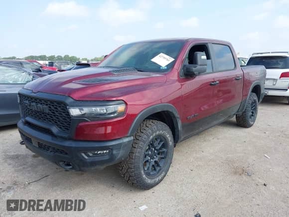 2025 Ram 1500 Rebel z VIN 1C6SRFLP1SN695600, wystawiony jako IAAI lot #42735761 z przebiegiem Nie podano mil oraz . Historia ofert i sprzedaży dostępna na DreamBid. Obrazek 2.