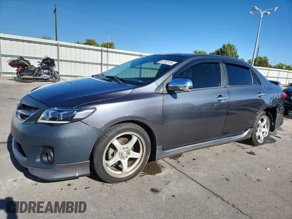 2011 Toyota Corolla L z VIN 2T1BU4EE9BC643528, wystawiony jako Copart lot #80752315 z przebiegiem 184 317 mil mil oraz Szkoda całkowita • Salvage title. Historia ofert i sprzedaży dostępna na DreamBid. Obrazek 1.