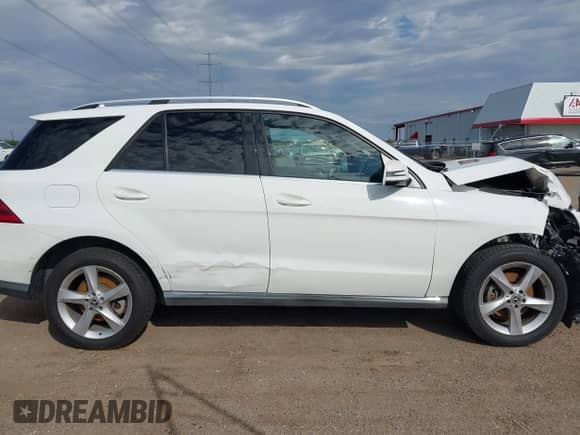 2017 Mercedes-Benz GLE 350 с VIN 4JGDA5JB1HA910897, выставлен на аукционе IAAI как лот 43212719 с пробегом 155 188 миль миль и . История ставок и продаж доступна на DreamBid. Изображение 13.