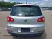 2009 Volkswagen Tiguan S с VIN WVGAV75N19W508048, выставлен на аукционе IAAI как лот 42754273 с пробегом 84 535 миль миль и . История ставок и продаж доступна на DreamBid. Изображение 16.