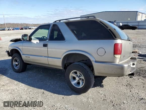 2002 Chevrolet Blazer LS с VIN 1GNCS18W22K217327, выставлен на аукционе Copart как лот 85713224 с пробегом 122 792 миль миль и Списание • Salvage title. История ставок и продаж доступна на DreamBid. Изображение 2.