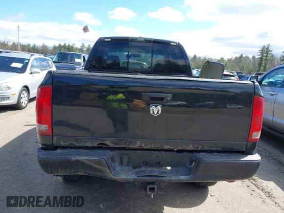 2006 Dodge 2500 SLT z VIN 3D7KS28D36G125526, wystawiony jako IAAI lot #42053342 z przebiegiem 181 948 mil mil oraz . Historia ofert i sprzedaży dostępna na DreamBid. Obrazek 16.