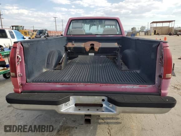 1989 Chevrolet Silverado 2500 с VIN 1GCGC24K7KE200277, выставлен на аукционе Copart как лот 70351234 с пробегом 51 096 миль миль и Чистый • Clean title. История ставок и продаж доступна на DreamBid. Изображение 6.