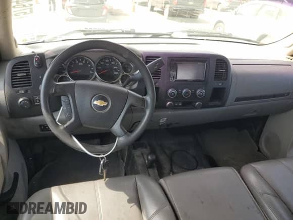 2011 Chevrolet Silverado 2500HD Work Truck z VIN 1GC1KVC87BF227196, wystawiony jako Copart lot #57642595 z przebiegiem 277 038 mil mil oraz Szkoda całkowita • Salvage title. Historia ofert i sprzedaży dostępna na DreamBid. Obrazek 8.
