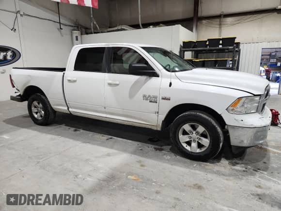 2021 Ram 1500 SLT z VIN 1C6RR7TT2MS521640, wystawiony jako Copart lot #62607175 z przebiegiem 86 917 mil mil oraz Czysty tytuł • Clean title. Historia ofert i sprzedaży dostępna na DreamBid. Obrazek 4.