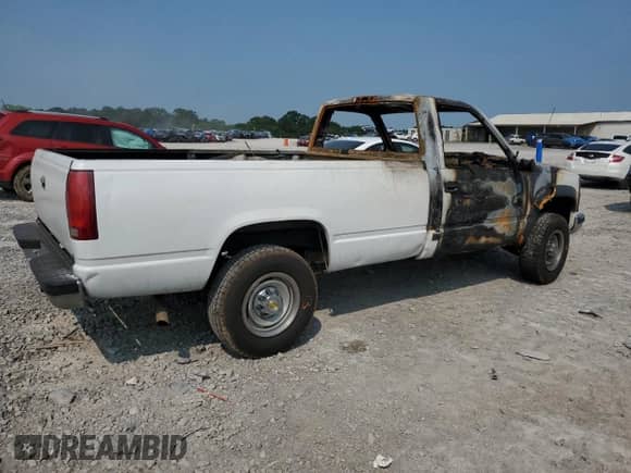 2000 Chevrolet Silverado 2500 с VIN 1GCGK24R0YR118635, выставлен на аукционе Copart как лот 59222665 с пробегом Не указан миль и Списание • Salvage title. История ставок и продаж доступна на DreamBid. Изображение 3.