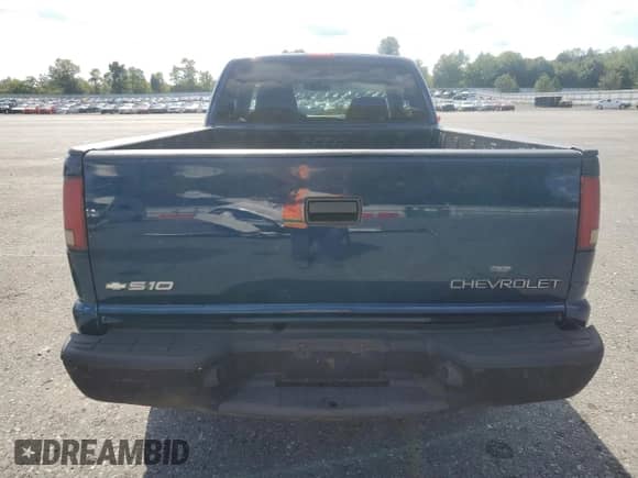 2002 Chevrolet S-10 LS z VIN 1GCDT19WX28174488, wystawiony jako Copart lot #71687235 z przebiegiem 131 363 mil mil oraz Czysty tytuł • Clean title. Historia ofert i sprzedaży dostępna na DreamBid. Obrazek 6.