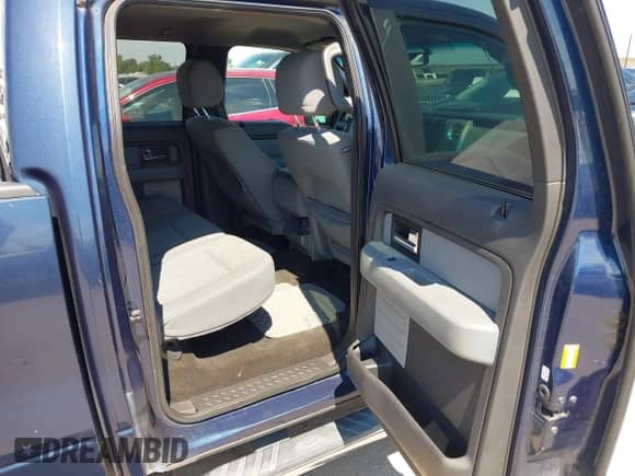 2013 Ford F-150 XL z VIN 1FTFW1CF4DKF46762, wystawiony jako IAAI lot #43332065 z przebiegiem 179 322 mil mil oraz . Historia ofert i sprzedaży dostępna na DreamBid. Obrazek 8.