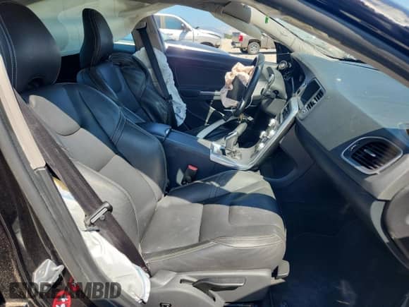 2017 Volvo S60 Dynamic с VIN YV140MTL9H2428884, выставлен на аукционе Copart как лот 62934605 с пробегом 125 730 миль миль и Списание • Salvage title. История ставок и продаж доступна на DreamBid. Изображение 7.