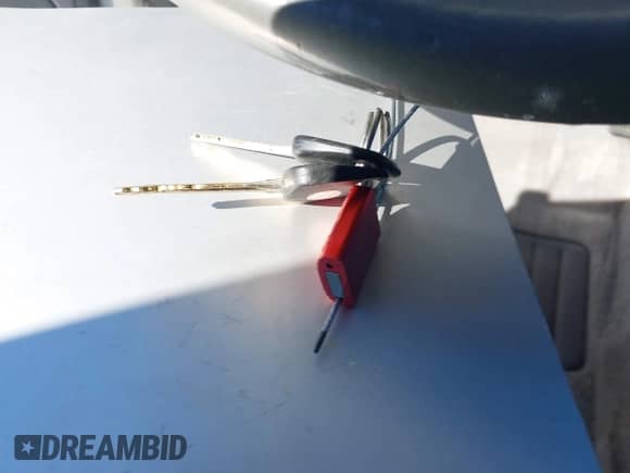 2000 Toyota Camry LE z VIN JT2BG22KXY0428953, wystawiony jako IAAI lot #43458115 z przebiegiem 158 994 mil mil oraz . Historia ofert i sprzedaży dostępna na DreamBid. Obrazek 11.