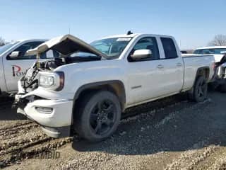 2018 GMC Sierra 1500 z VIN 1GTR1LEC3JZ278669, wystawiony jako Copart lot #45961235 z przebiegiem 140 155 mil mil oraz Szkoda całkowita • Salvage title. Historia ofert i sprzedaży dostępna na DreamBid. Obrazek 1.