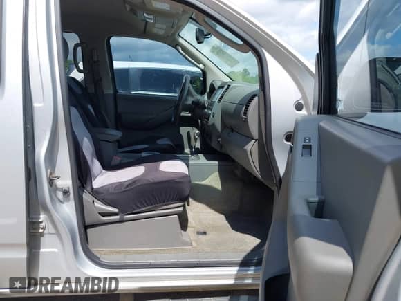 2011 Nissan Frontier SV z VIN 1N6AD0FV2BC437122, wystawiony jako IAAI lot #42517785 z przebiegiem 161 454 mil mil oraz . Historia ofert i sprzedaży dostępna na DreamBid. Obrazek 5.