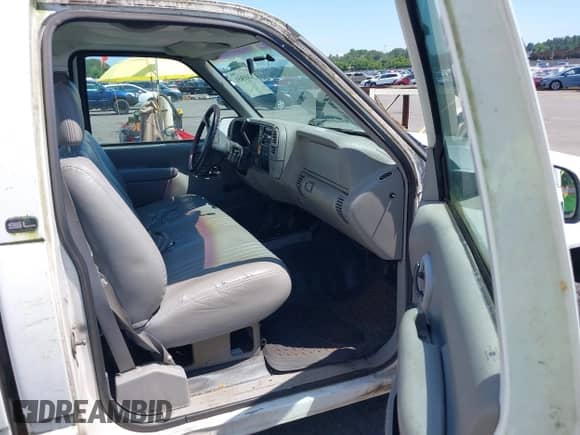 1997 GMC Sierra 1500 with VIN 1GTEK14W6VZ549578, listed as a IAAI auction lot 42415651 with 203,458 mi miles and . Bid and sale history available at DreamBid. Image 5.