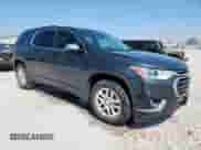 2020 Chevrolet Traverse LT Cloth z VIN 1GNERGKW1LJ228519, wystawiony jako Copart lot #80440645 z przebiegiem 128 089 mil mil oraz Czysty tytuł • Clean title. Historia ofert i sprzedaży dostępna na DreamBid. Obrazek 4.