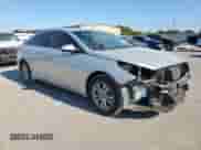 2017 Hyundai Sonata 2.4L z VIN 5NPE24AF6HH514766, wystawiony jako Copart lot #85702715 z przebiegiem 123 274 mil mil oraz Szkoda całkowita • Salvage title. Historia ofert i sprzedaży dostępna na DreamBid. Obrazek 4.