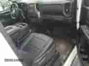 2020 Chevrolet Silverado 2500HD z VIN 1GC0YLE70LF239050, wystawiony jako Copart lot #59735225 z przebiegiem 47 649 mil mil oraz Czysty tytuł • Clean title. Historia ofert i sprzedaży dostępna na DreamBid. Obrazek 8.
