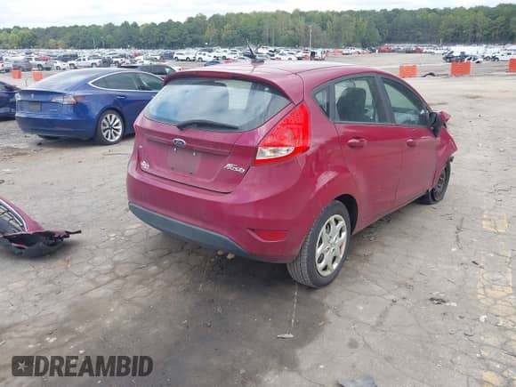 2011 Ford Fiesta SE с VIN 3FADP4EJXBM122473, выставлен на аукционе IAAI как лот 43333879 с пробегом 167 239 миль миль и . История ставок и продаж доступна на DreamBid. Изображение 4.