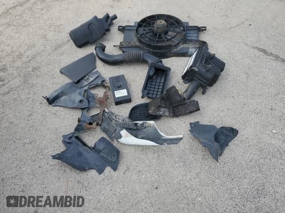 2001 Saturn SL with VIN 1G8ZH52851Z215803, listed as a Copart auction lot 48209045 with 139,763 mi miles and Clean title. Bid and sale history available at DreamBid. Image 14.