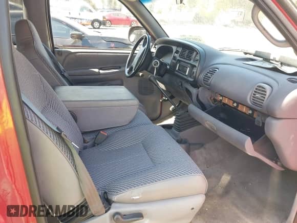 1998 Dodge 1500 with VIN 3B7HC12Y3WM216000, listed as a IAAI auction lot 42057029 with 106,208 mi miles and . Bid and sale history available at DreamBid. Image 5.