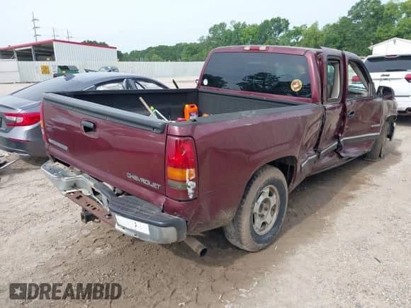 2002 Chevrolet Silverado 1500 LS with VIN 2GCEC19T221106229, listed as a IAAI auction lot 42352463 with 324,514 mi miles and . Bid and sale history available at DreamBid. Image 4.