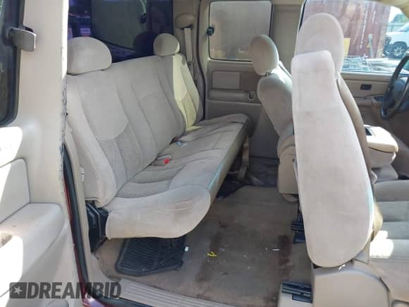 2004 Chevrolet Silverado 1500 LS с VIN 1GCEK19T24E370779, выставлен на аукционе IAAI как лот 43391109 с пробегом Не указан миль и . История ставок и продаж доступна на DreamBid. Изображение 8.