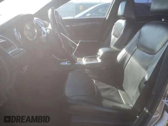 2014 Chrysler 300 C с VIN 2C3CCAEG6EH238913, выставлен на аукционе Copart как лот 85595705 с пробегом 183 707 миль миль и Чистый • Clean title. История ставок и продаж доступна на DreamBid. Изображение 7.