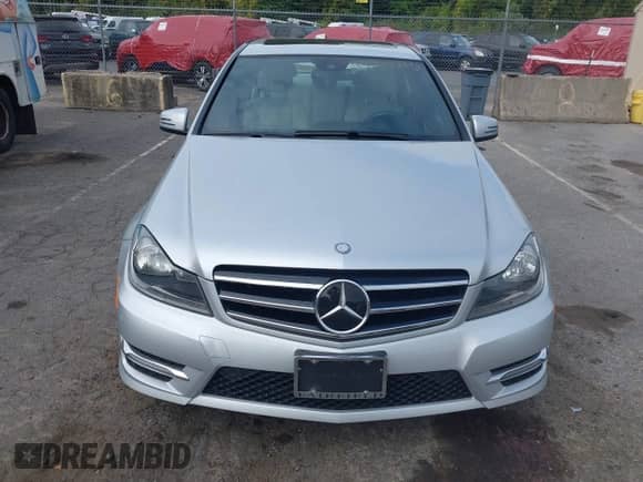 2014 Mercedes-Benz C 300 Sport с VIN WDDGF8AB8EA938380, выставлен на аукционе IAAI как лот 43216216 с пробегом 101 405 миль миль и . История ставок и продаж доступна на DreamBid. Изображение 12.