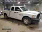 2014 Ram 1500 Tradesman z VIN 1C6RR6FT5ES264870, wystawiony jako Copart lot #61561345 z przebiegiem 159 436 mil mil oraz Czysty tytuł • Clean title. Historia ofert i sprzedaży dostępna na DreamBid. Obrazek 4.