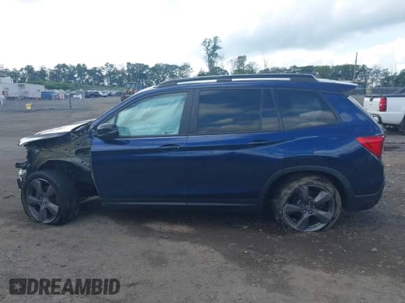 2021 Honda Passport Touring with VIN 5FNYF8H94MB008788, listed as a IAAI auction lot 42545958 with 87,512 mi miles and . Bid and sale history available at DreamBid. Image 15.