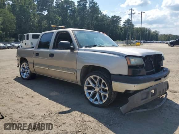 2007 Chevrolet Silverado 1500 LS with VIN 2GCEC13V471100787, listed as a Copart auction lot 72002725 with Not provided miles and Salvage title. Bid and sale history available at DreamBid. Image 4.