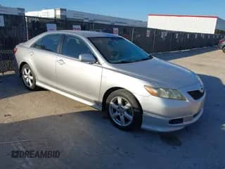 2008 Toyota Camry LE z VIN 4T1BE46K38U228892, wystawiony jako IAAI lot #43423998 z przebiegiem 315 087 mil mil oraz . Historia ofert i sprzedaży dostępna na DreamBid. Obrazek 1.