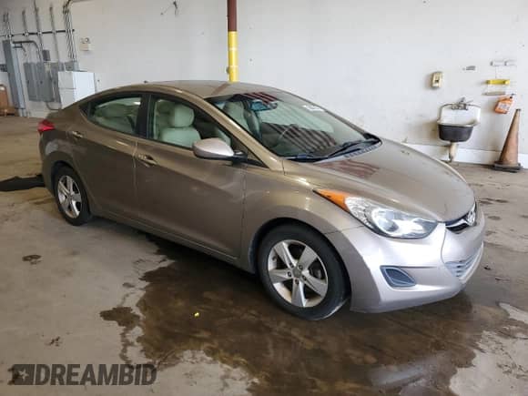2013 Hyundai Elantra GLS с VIN 5NPDH4AE8DH449253, выставлен на аукционе Copart как лот 71715715 с пробегом 142 293 миль миль и Чистый • Clean title. История ставок и продаж доступна на DreamBid. Изображение 4.