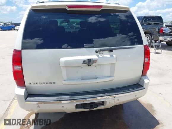 2013 Chevrolet Suburban LTZ with VIN 1GNSCKE08DR101994, listed as a IAAI auction lot 42597417 with 270,849 mi miles and . Bid and sale history available at DreamBid. Image 16.