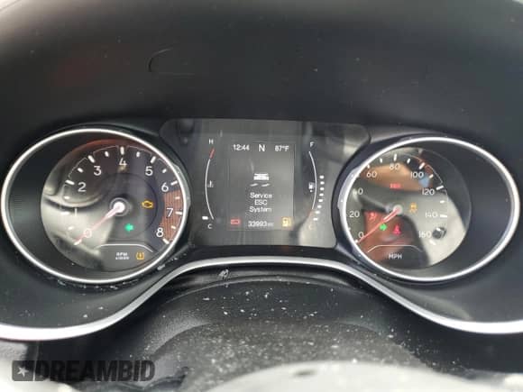 2019 Jeep Compass Latitude z VIN 3C4NJDBB9KT839384, wystawiony jako Copart lot #81746095 z przebiegiem 33 993 mil mil oraz Szkoda całkowita • Salvage title. Historia ofert i sprzedaży dostępna na DreamBid. Obrazek 9.