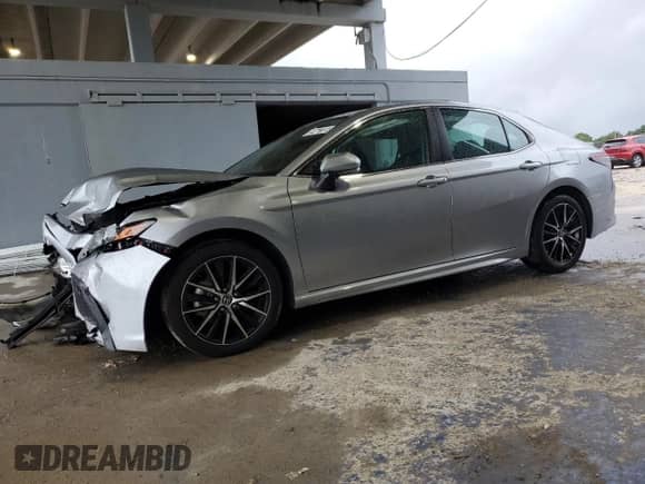 2023 Toyota Camry SE with VIN 4T1G11AK5PU779458, listed as a Copart auction lot 84218615 with 55,134 mi miles and Non repairable. Bid and sale history available at DreamBid. Image 1.